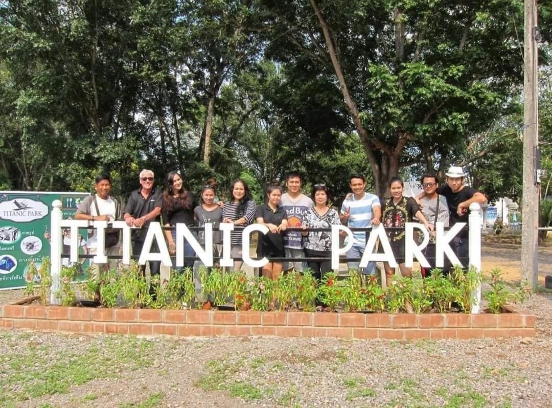 Titanic Park Bed & Breakfast Ban Bo  Exterior photo