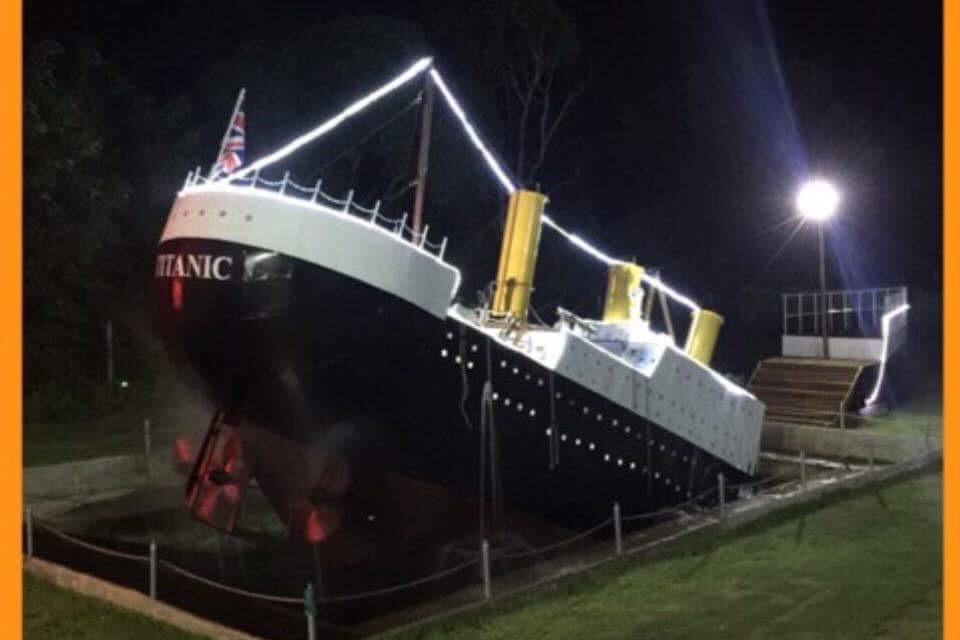 Titanic Park Bed & Breakfast Ban Bo  Exterior photo